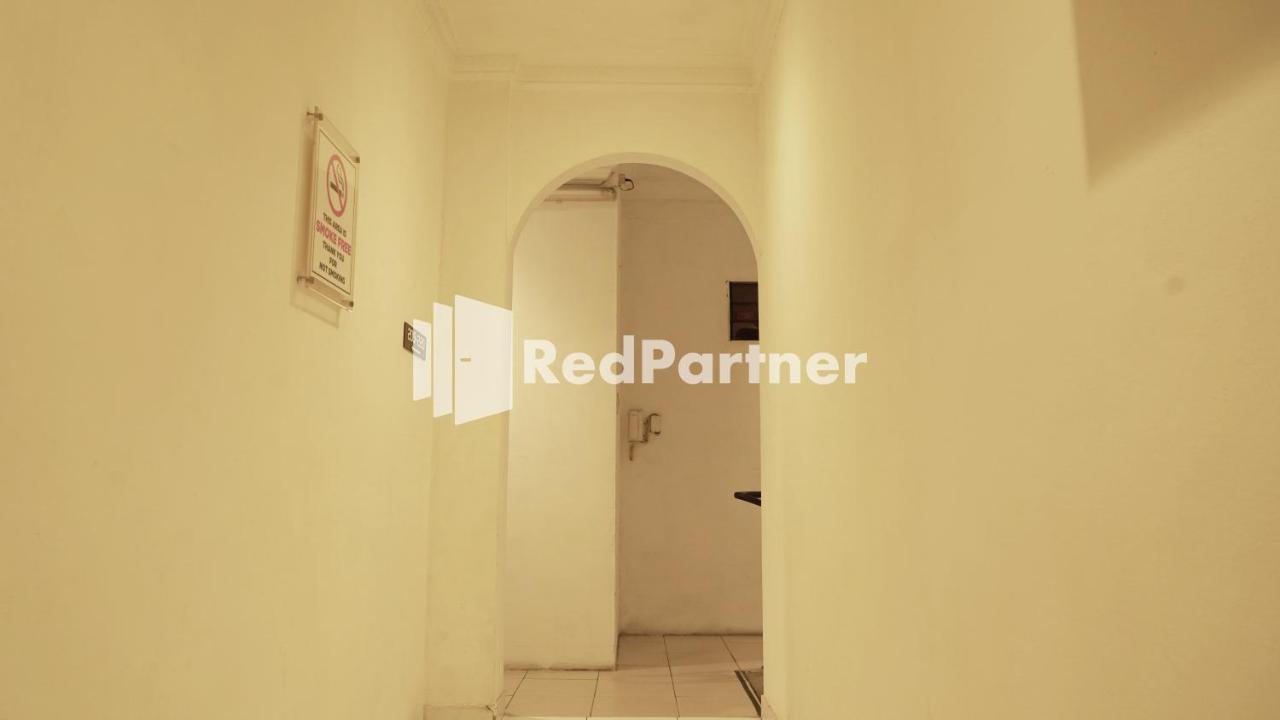 Wisma Sederhana RedPartner Medan Exterior foto