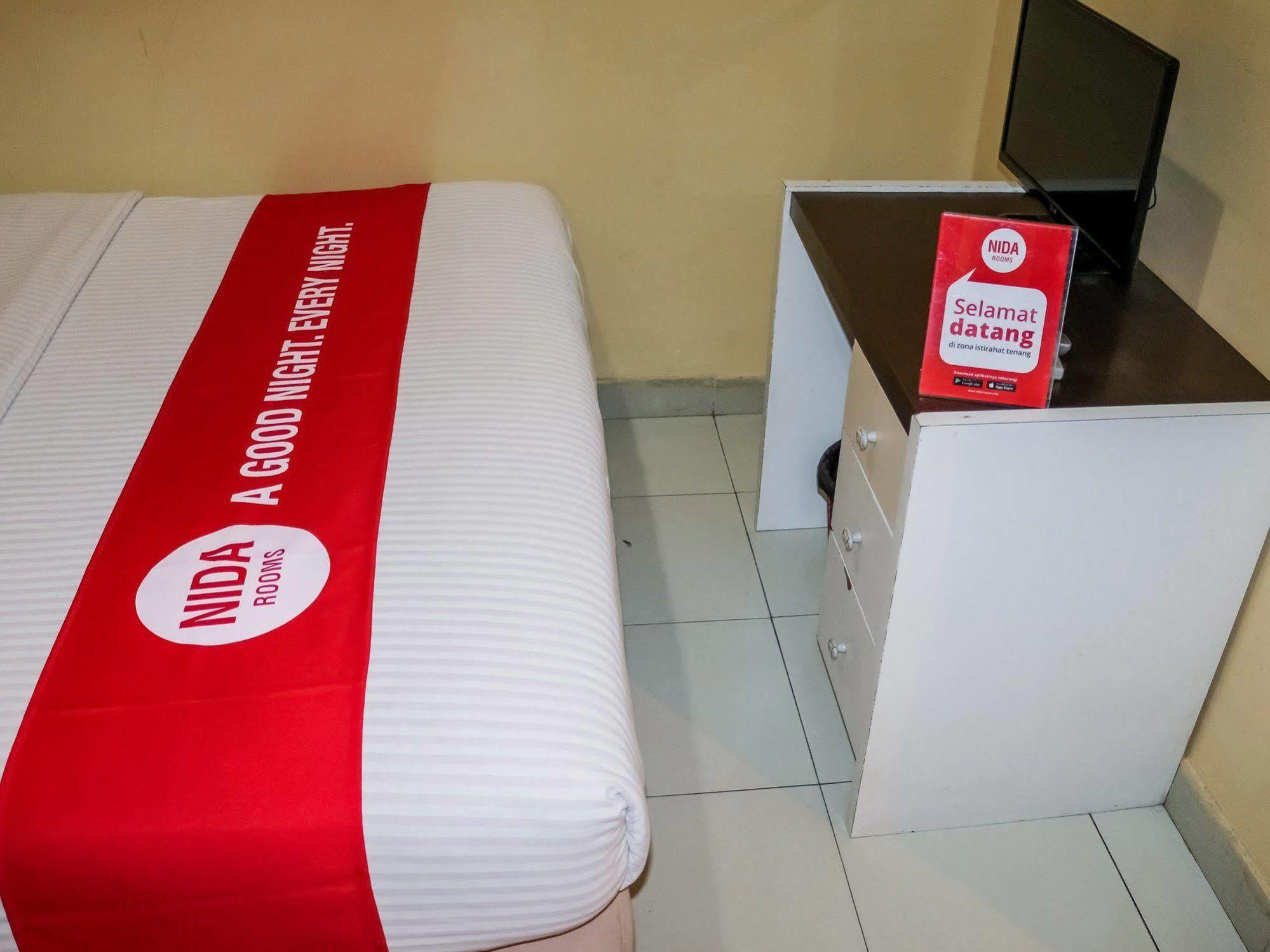 Wisma Sederhana RedPartner Medan Exterior foto