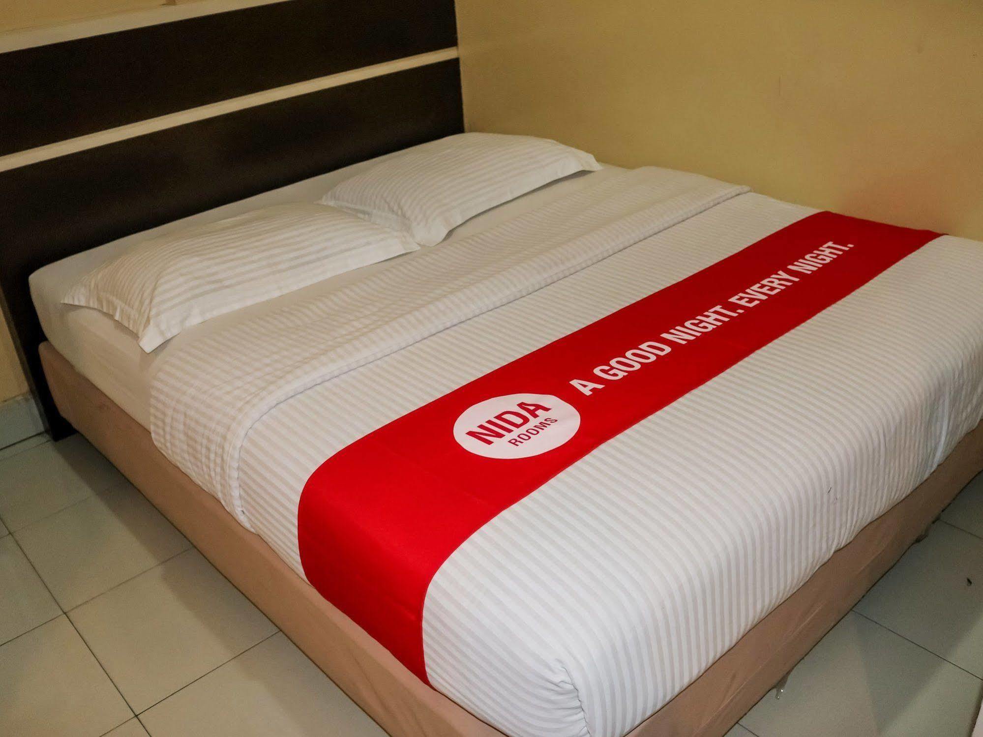 Wisma Sederhana RedPartner Medan Exterior foto
